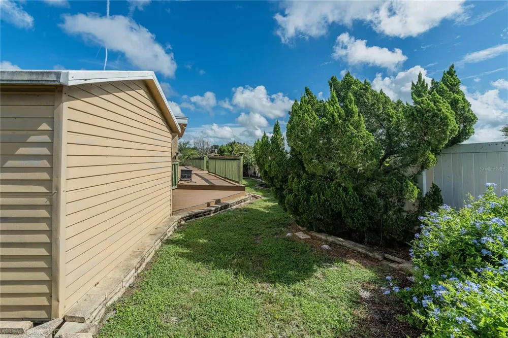 205 THOMAS COURT Winter Haven, FL 33880