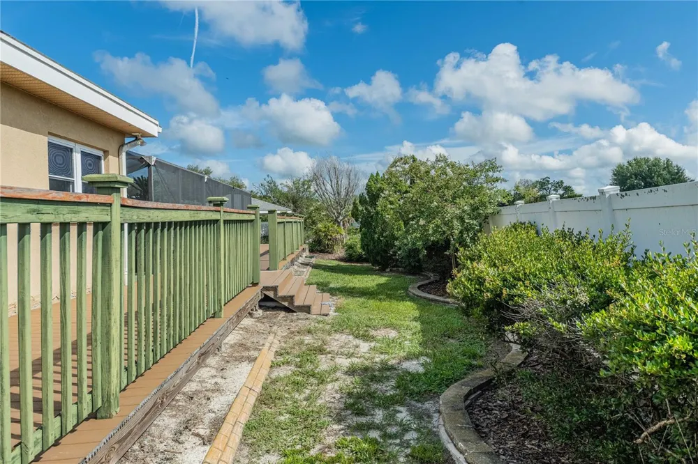 205 THOMAS COURT Winter Haven, FL 33880