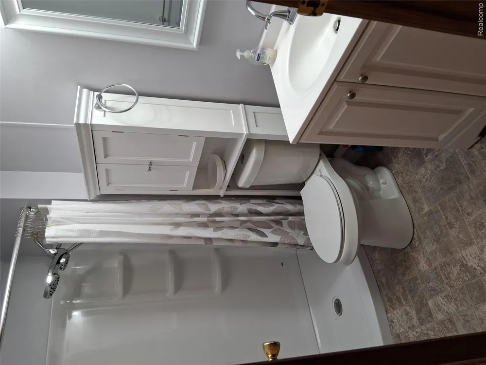 29142 Rosewood Street Flat Rock City, MI 48134