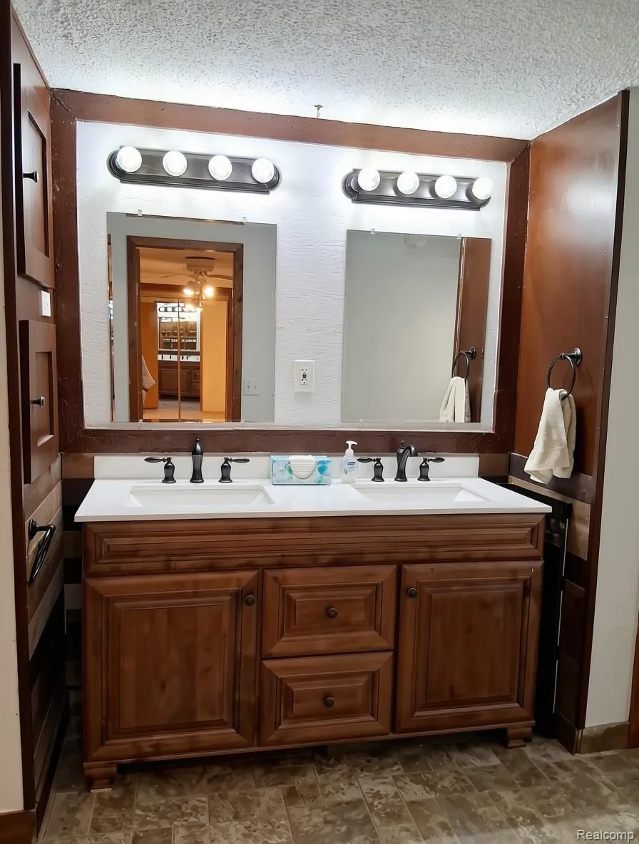 29142 Rosewood Street Flat Rock City, MI 48134