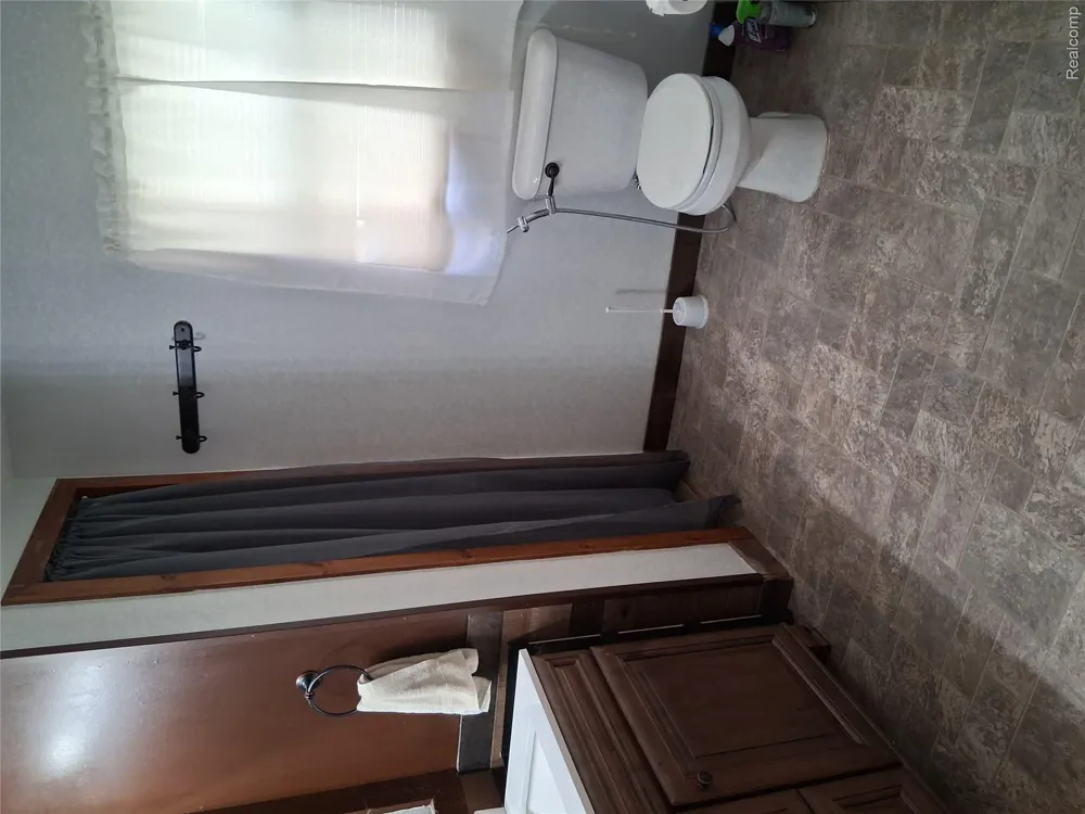 29142 Rosewood Street Flat Rock City, MI 48134