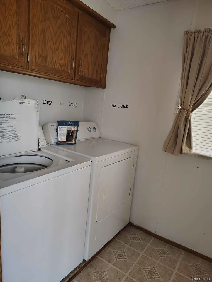 29142 Rosewood Street Flat Rock City, MI 48134