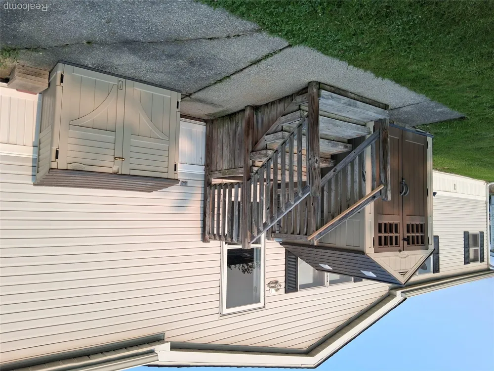 29142 Rosewood Street Flat Rock City, MI 48134
