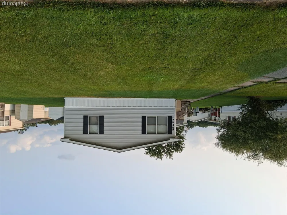 29142 Rosewood Street Flat Rock City, MI 48134