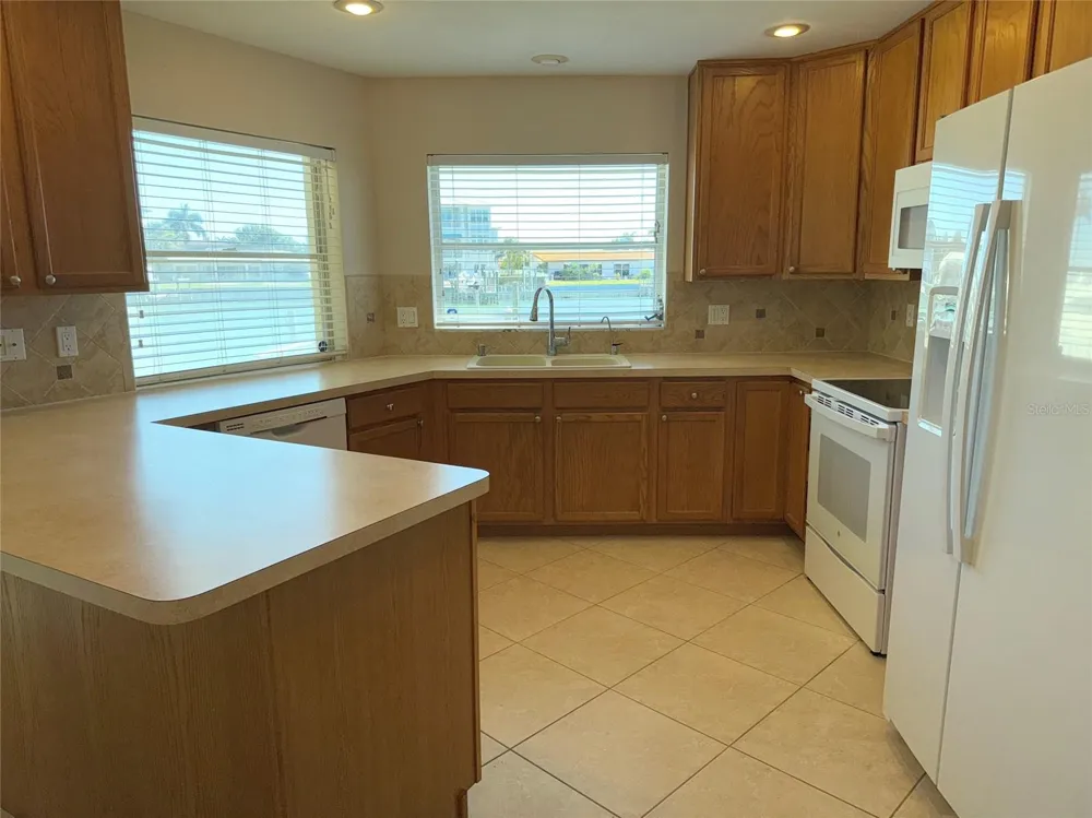 228 HOWARD DRIVE Belleair Beach, FL 33786