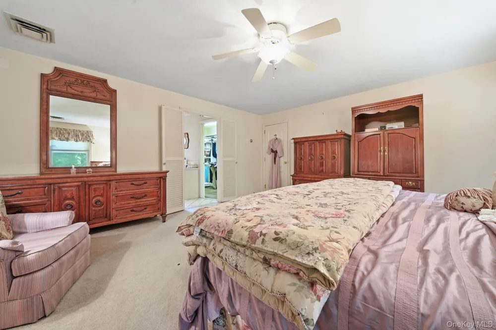 15 Tappentown Lane Brookville, NY 11545