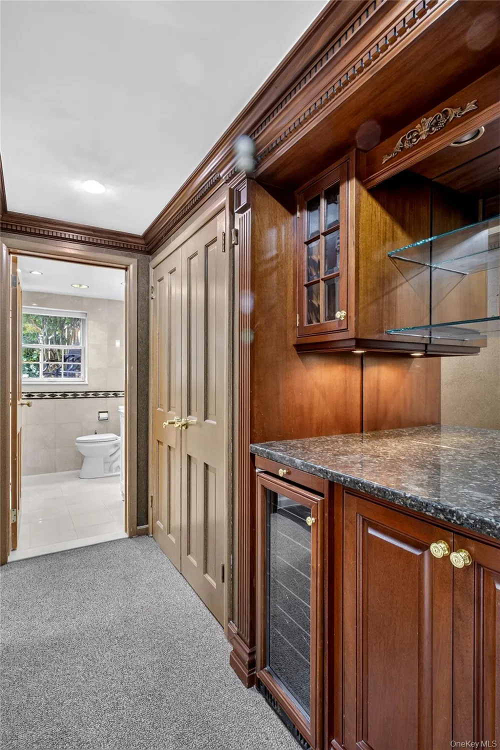 20 Earle Place Manhasset, NY 11030