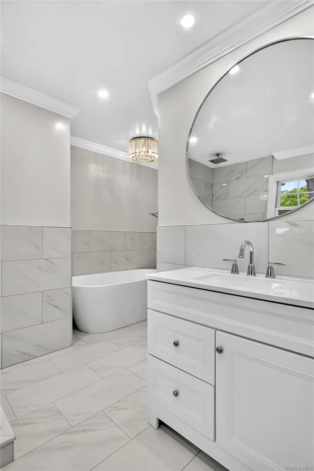 20 Earle Place Manhasset, NY 11030