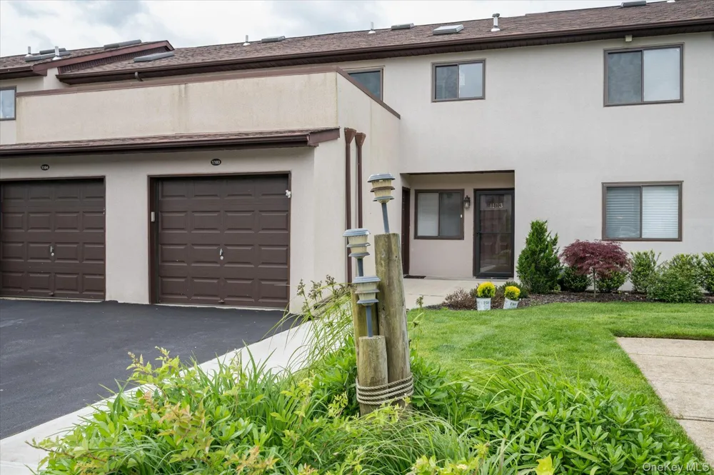 1 Anchorage Way #1103 Freeport, NY 11520