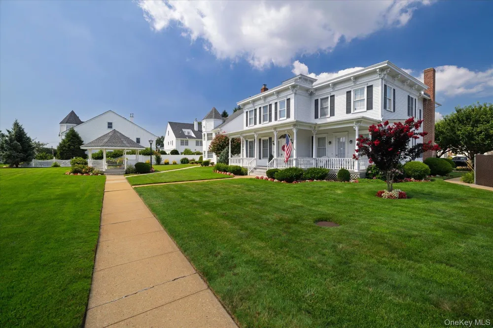 1 Ridgewood Drive Wantagh, NY 11793