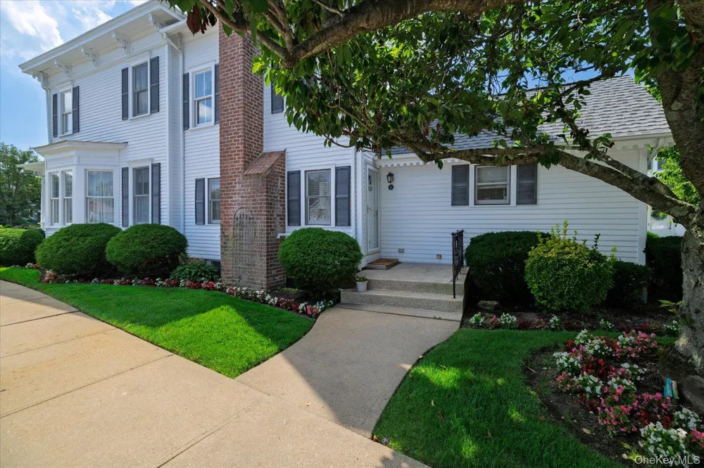 1 Ridgewood Drive Wantagh, NY 11793