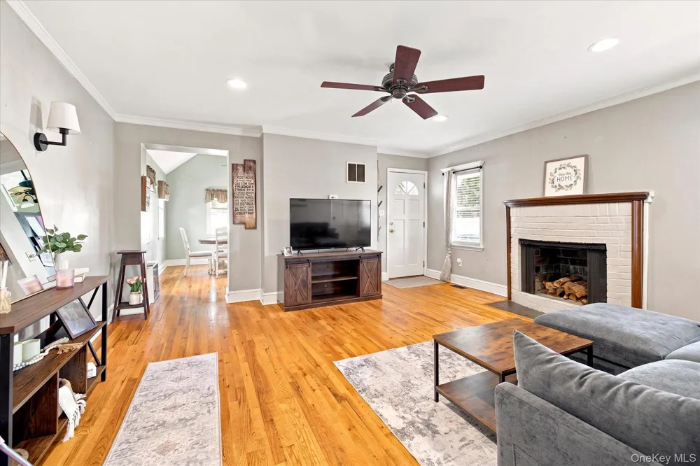 1 Ridgewood Drive Wantagh, NY 11793