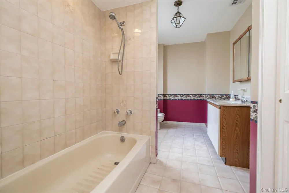 1 Ridgewood Drive Wantagh, NY 11793