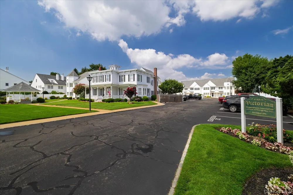 1 Ridgewood Drive Wantagh, NY 11793
