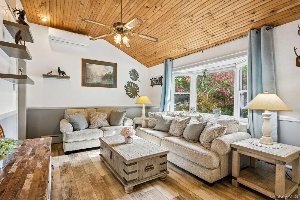 148 Oak Avenue Shirley, NY 11967