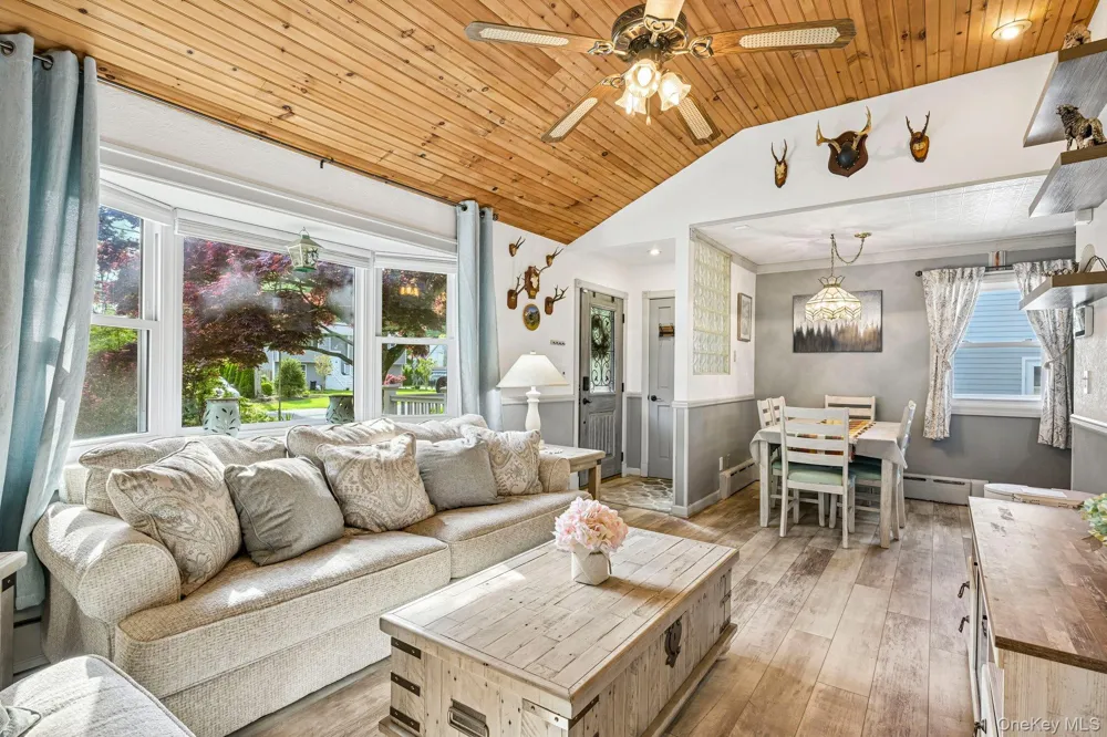 148 Oak Avenue Shirley, NY 11967