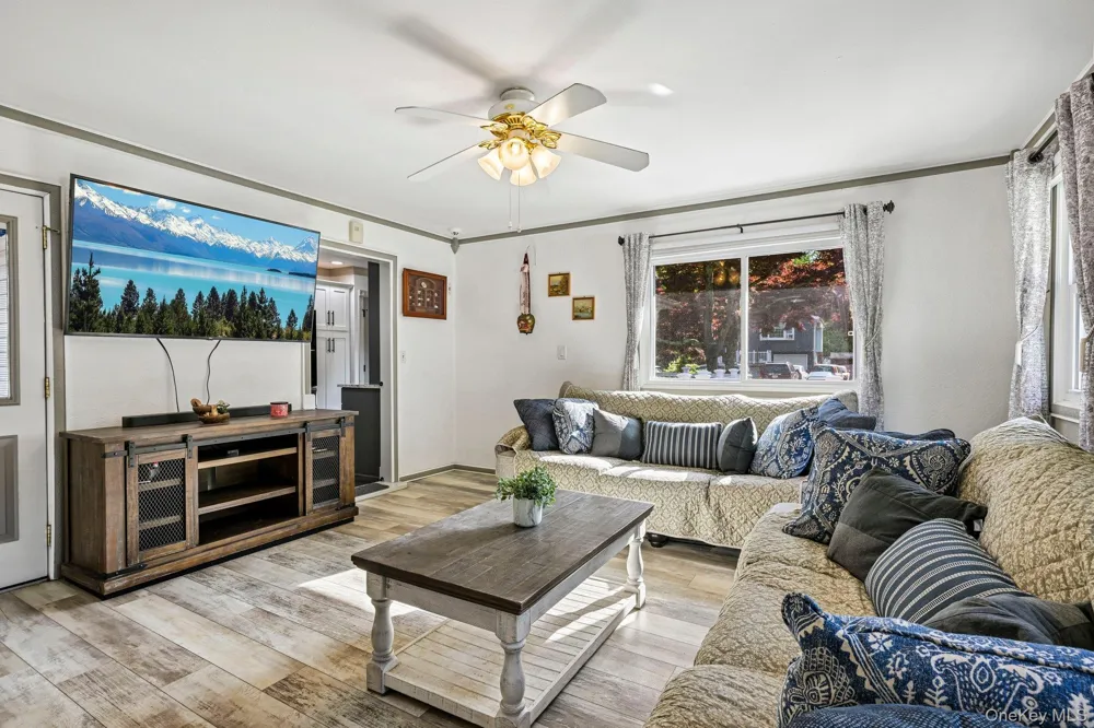 148 Oak Avenue Shirley, NY 11967