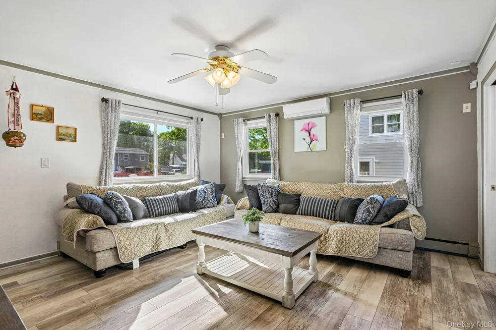 148 Oak Avenue Shirley, NY 11967