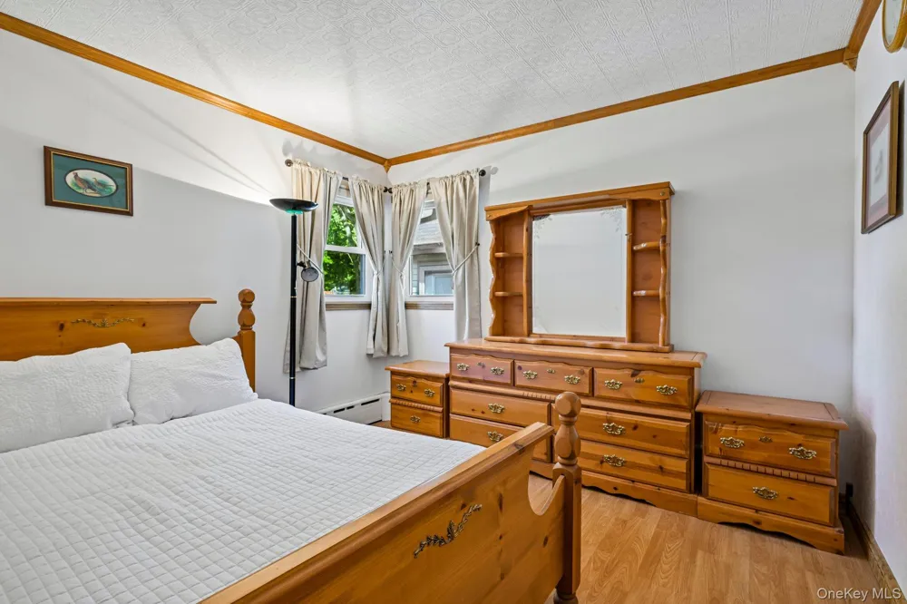148 Oak Avenue Shirley, NY 11967