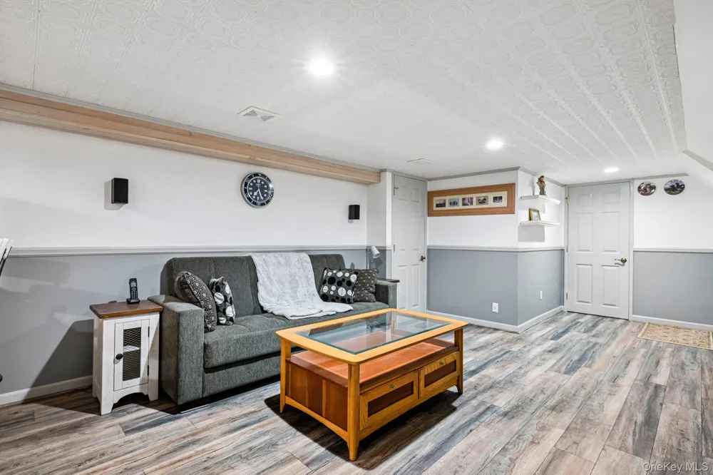 148 Oak Avenue Shirley, NY 11967
