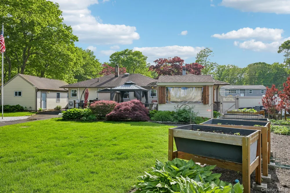 148 Oak Avenue Shirley, NY 11967