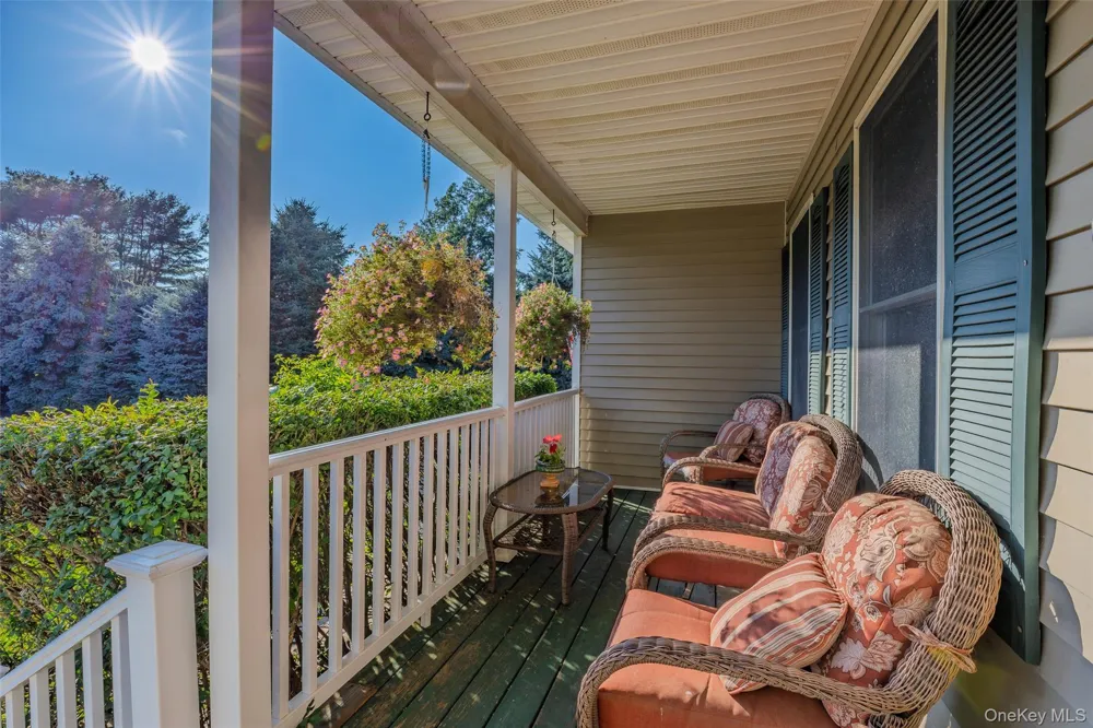 2200 Aldrich Lane Laurel, NY 11948