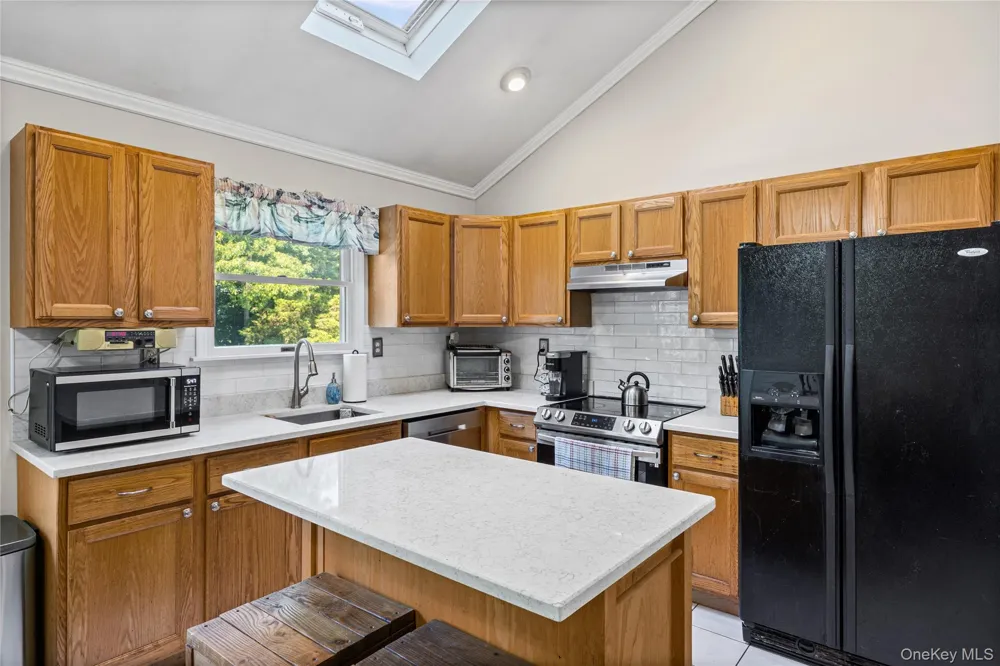 2200 Aldrich Lane Laurel, NY 11948
