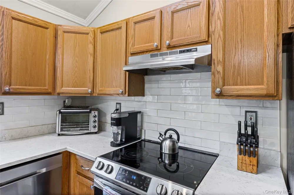 2200 Aldrich Lane Laurel, NY 11948