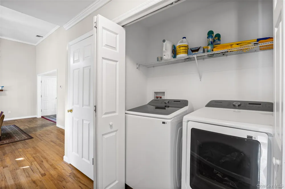 2200 Aldrich Lane Laurel, NY 11948