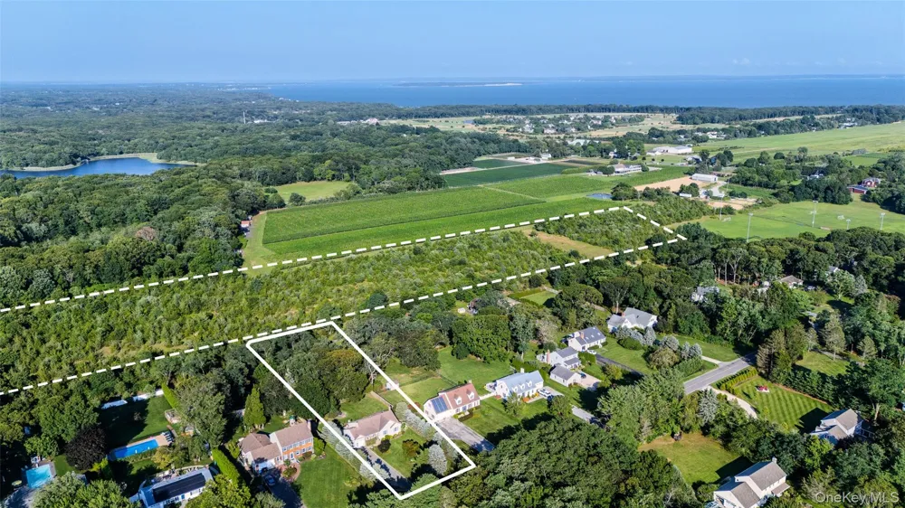 2200 Aldrich Lane Laurel, NY 11948