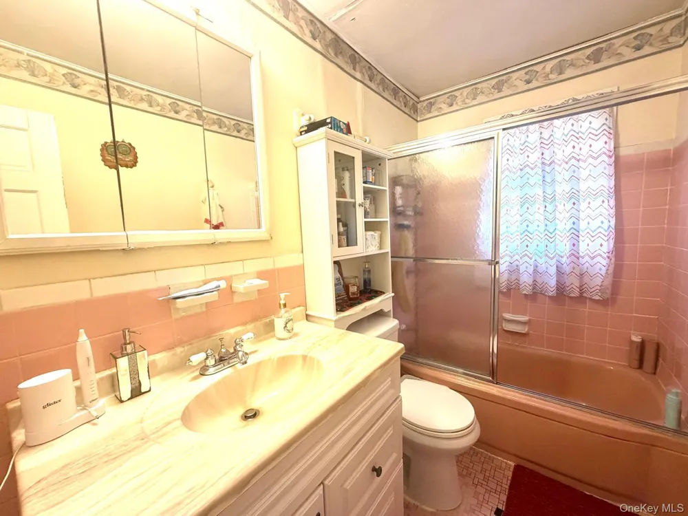 1112 McKenna Place Uniondale, NY 11553