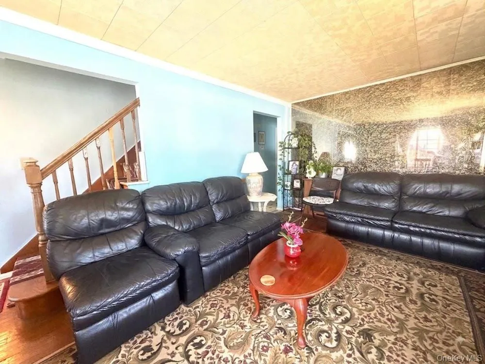 1112 McKenna Place Uniondale, NY 11553