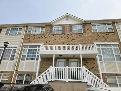 142 Mermaid Lane #284