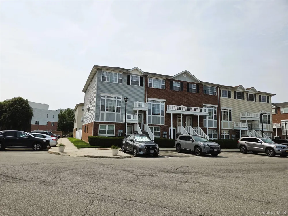 142 Mermaid Lane #284 Bronx, NY 10473