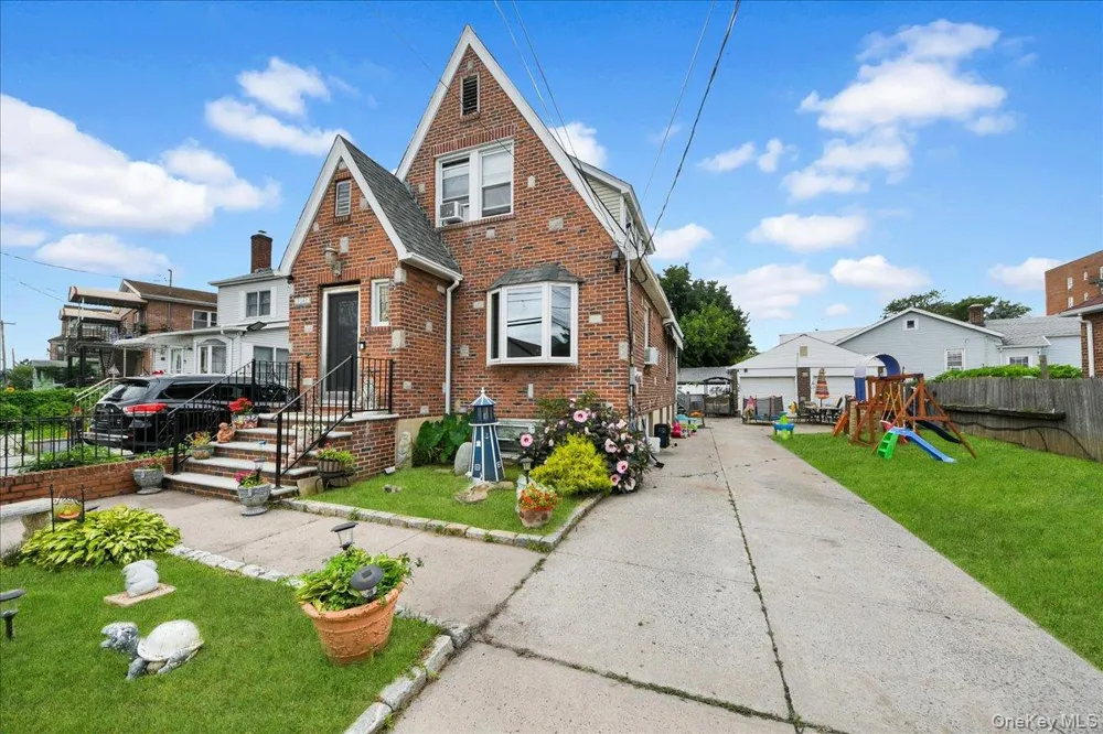3161 Wissman Avenue Bronx, NY 10465