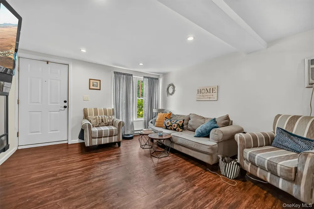 1006 Parr Meadow Drive #10E Newburgh, NY 12550