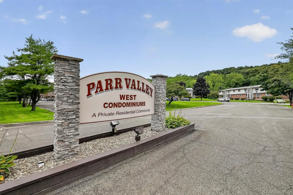 1006 Parr Meadow Drive #10E Newburgh, NY 12550