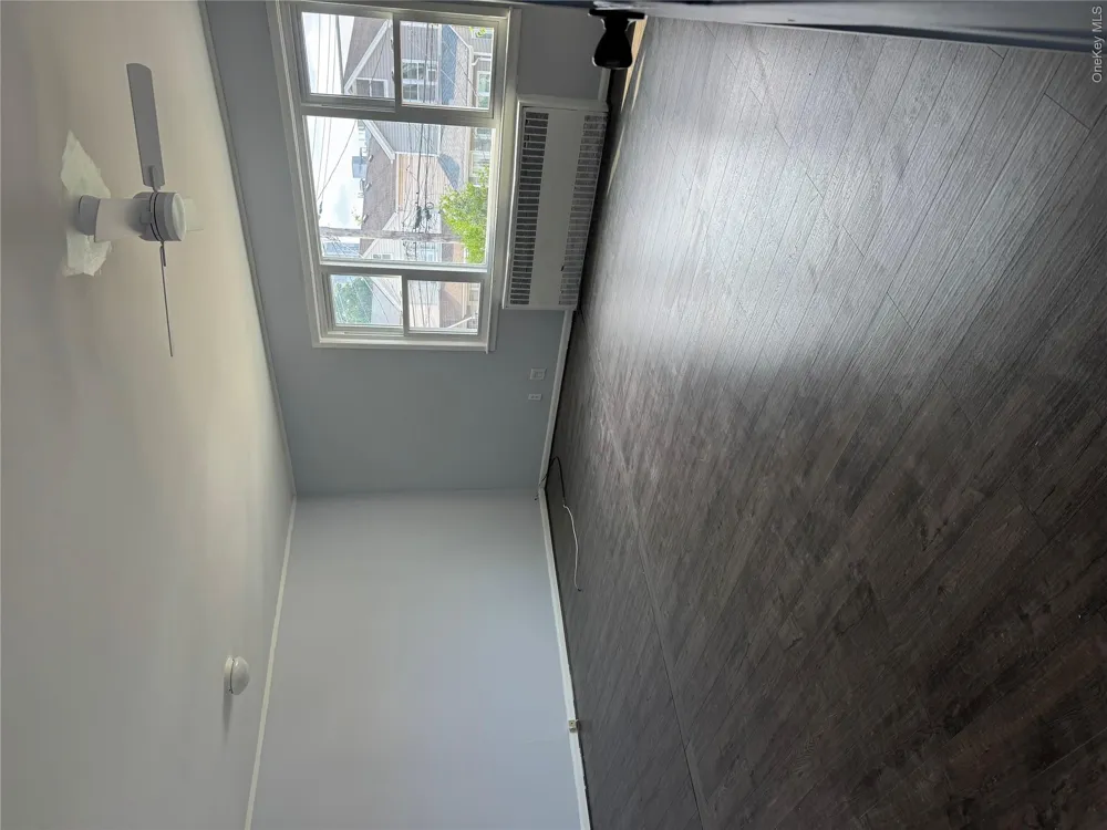 171-28 103rd Road Jamaica, NY 11433