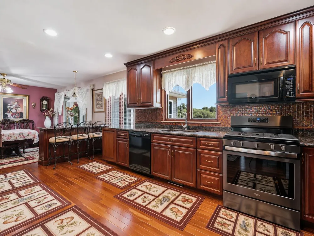 18275 Garvey Road Chelsea, MI 48118