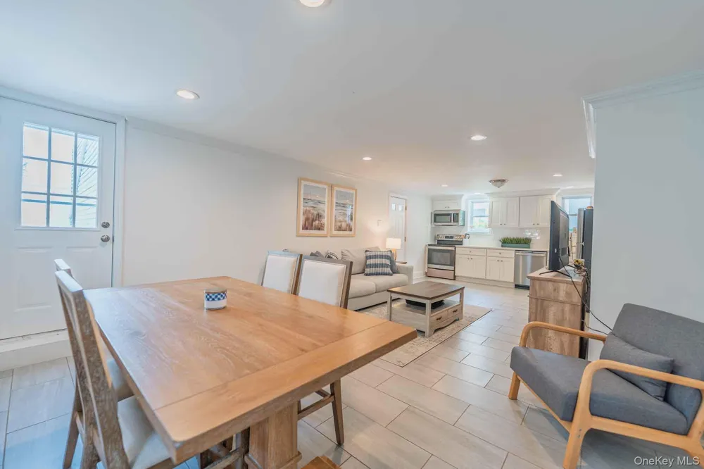 1215 W Park Avenue East Atlantic Beach, NY 11561
