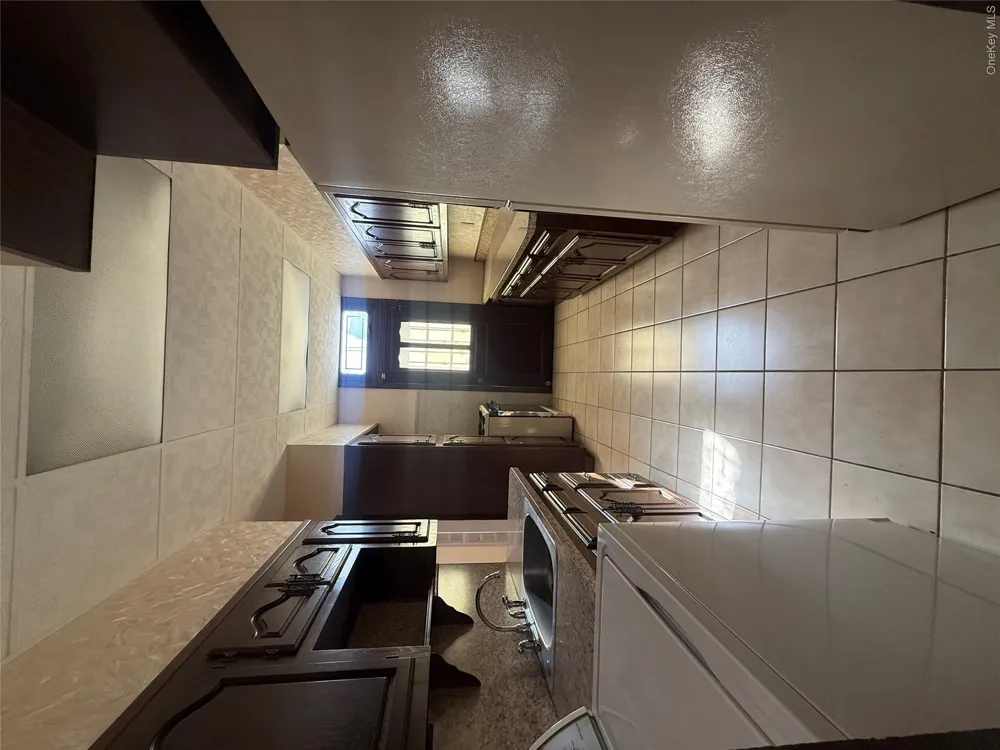 868 Morris Park Avenue Bronx, NY 10462