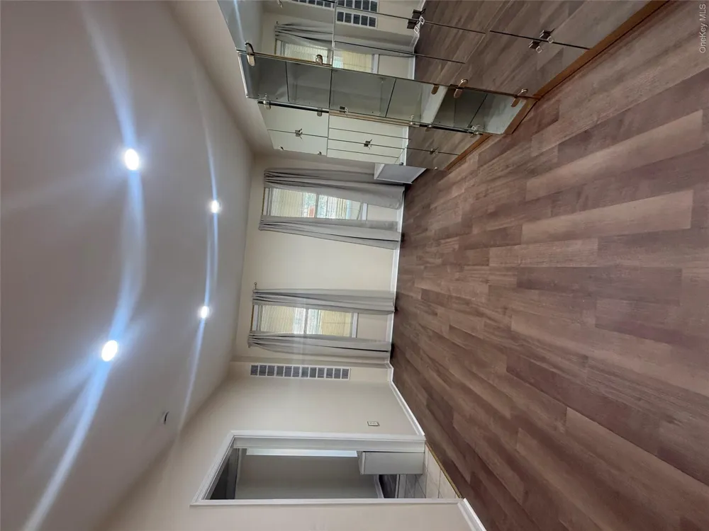 868 Morris Park Avenue Bronx, NY 10462