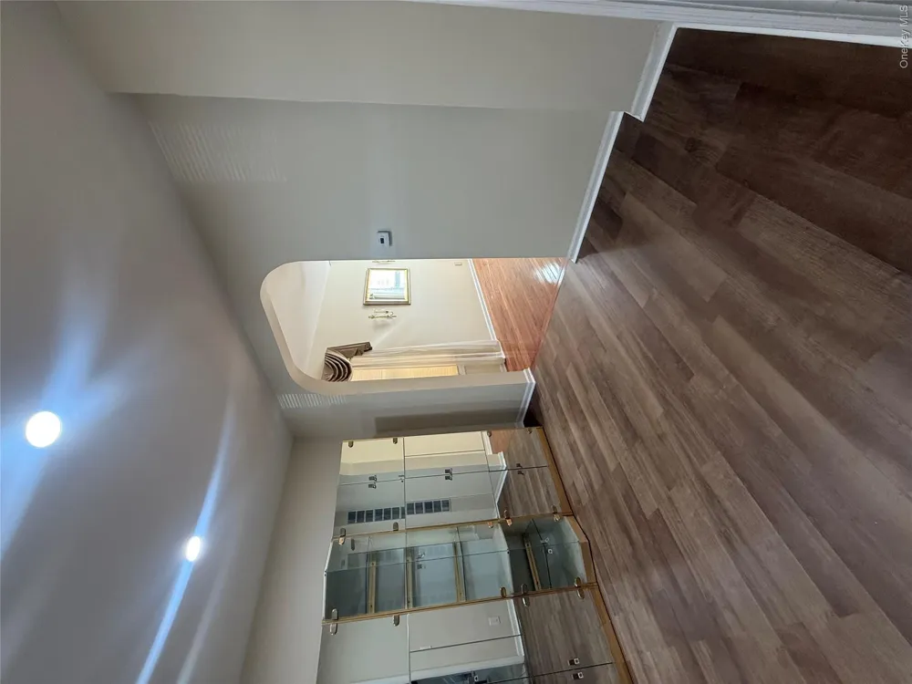 868 Morris Park Avenue Bronx, NY 10462