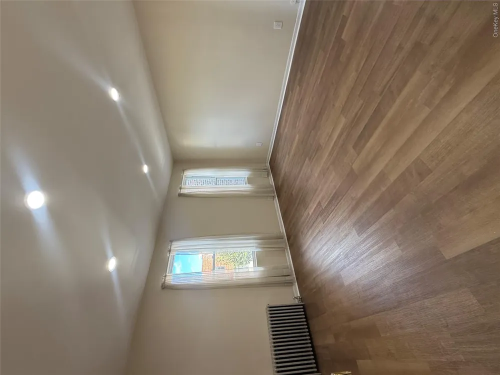 868 Morris Park Avenue Bronx, NY 10462