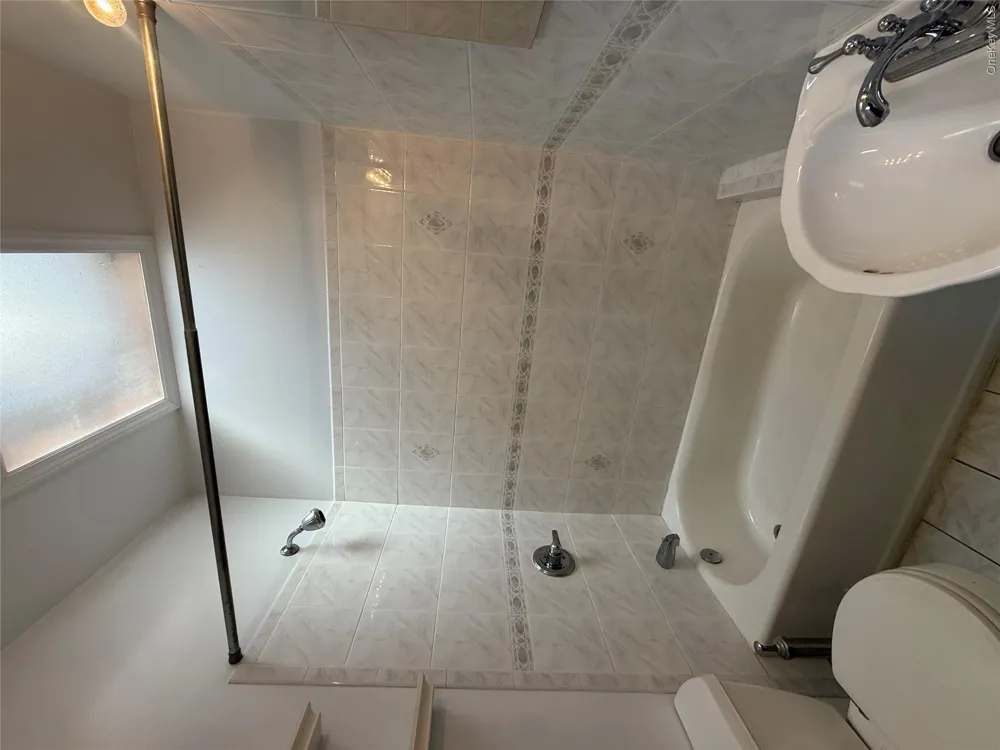 868 Morris Park Avenue Bronx, NY 10462