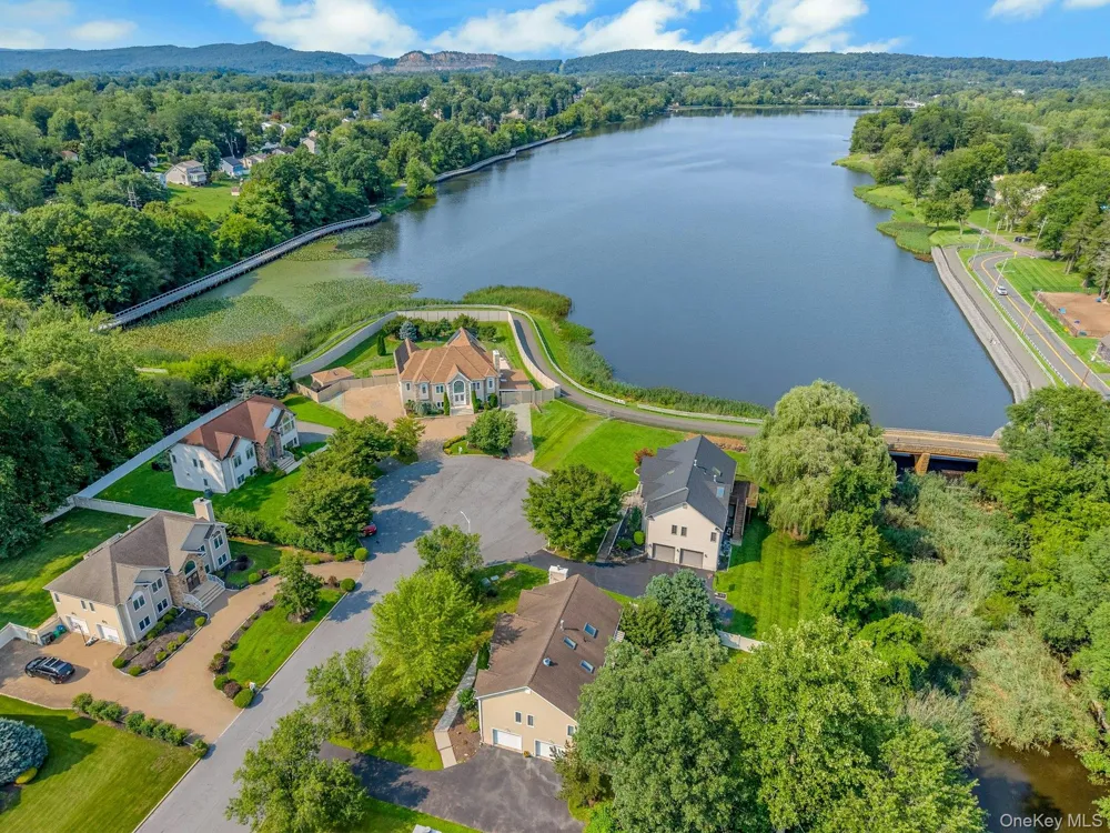 14 Stern Place Congers, NY 10920