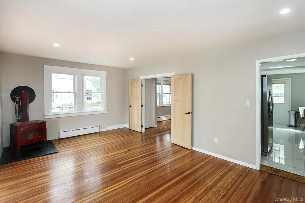 24 High Street Locust Valley, NY 11560