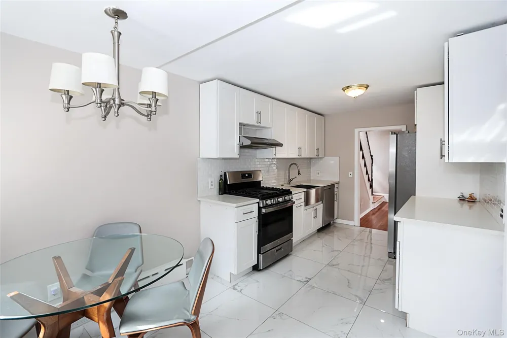 24 High Street Locust Valley, NY 11560