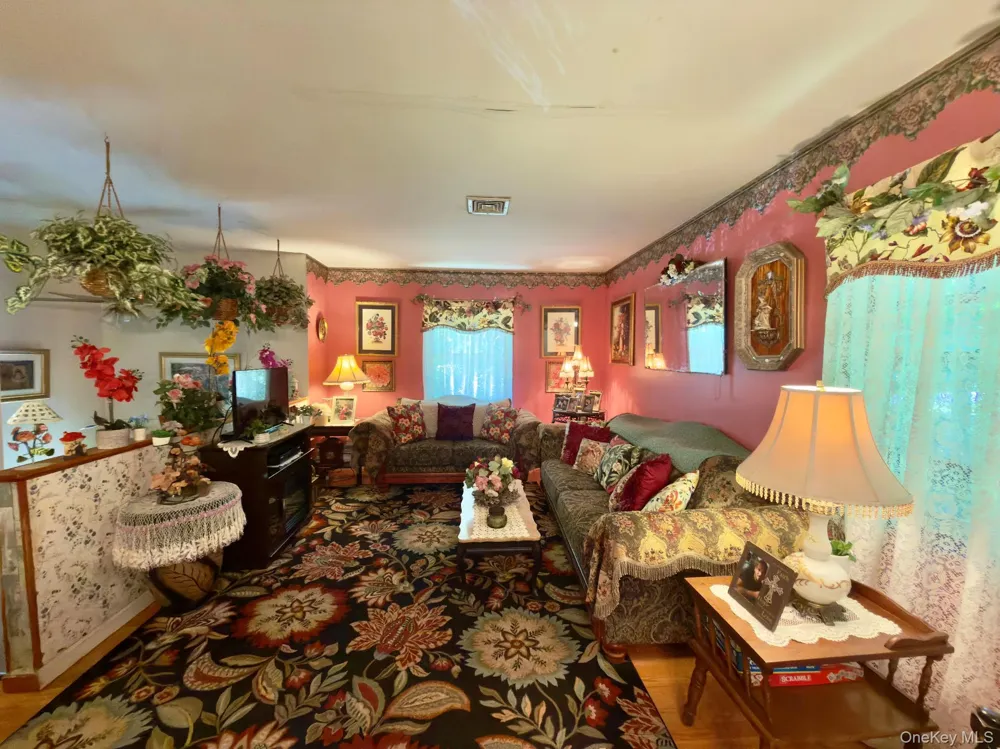 26 W Cookingham Drive Staatsburg, NY 12580