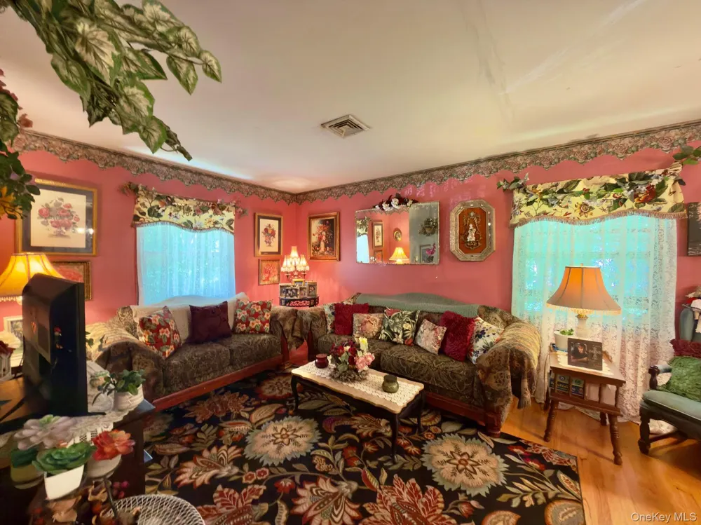 26 W Cookingham Drive Staatsburg, NY 12580